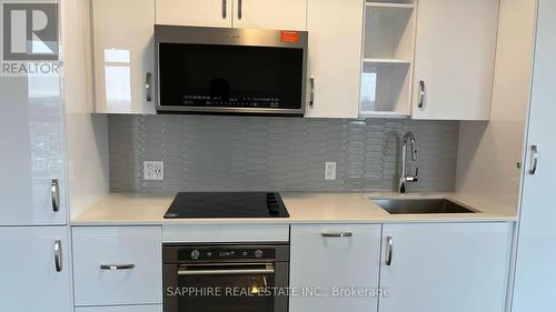 2809 - 251 Manitoba Street, Toronto, ON - Indoor Photo Showing Kitchen With Upgraded Kitchen