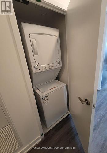 923 - 20 Edward Street, Toronto, ON - Indoor Photo Showing Laundry Room