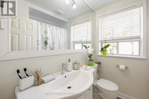 5 Ailsa Craig Crt, Toronto, ON - Indoor Photo Showing Bathroom