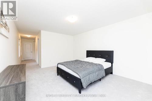 21 Mountainside Crescent, Whitby, ON - Indoor Photo Showing Bedroom
