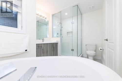 21 Mountainside Crescent, Whitby, ON - Indoor Photo Showing Bathroom