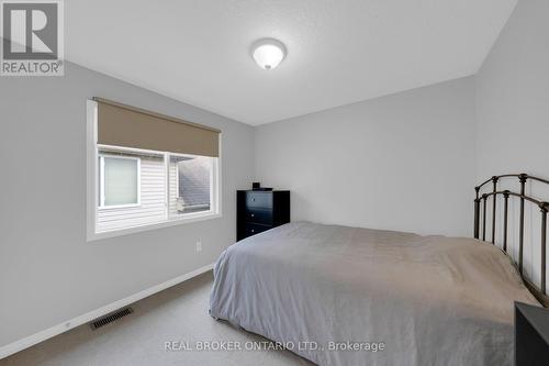 49 Wallace Street, New Tecumseth, ON - Indoor Photo Showing Bedroom