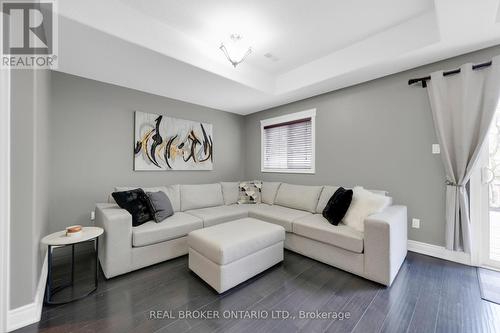 49 Wallace Street, New Tecumseth, ON - Indoor Photo Showing Living Room