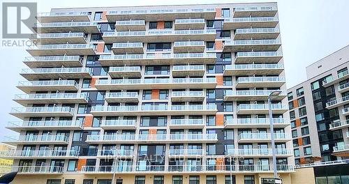 829 - 2 David Eyer Road E, Richmond Hill, ON - Outdoor With Balcony With Facade