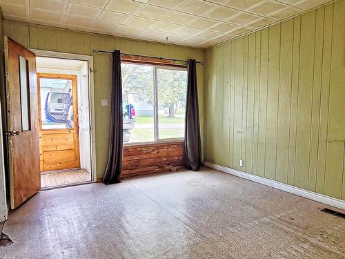 316 8Th Avenue, Castlegar, BC - Indoor Photo Showing Other Room
