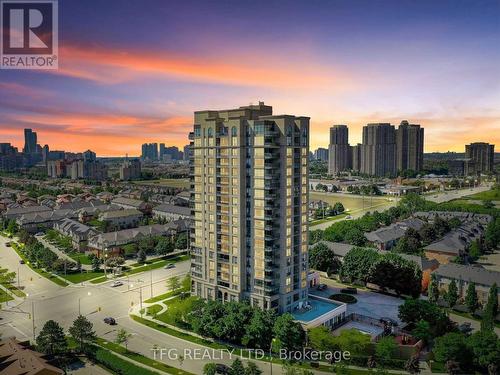 1004 - 220 Forum Drive, Mississauga, ON - Outdoor With View