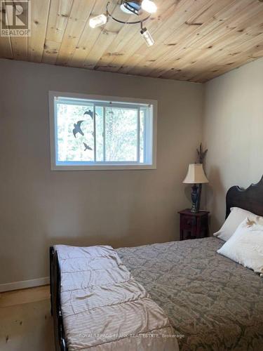 39 Boulter Lake Road, Hastings Highlands, ON - Indoor Photo Showing Bedroom