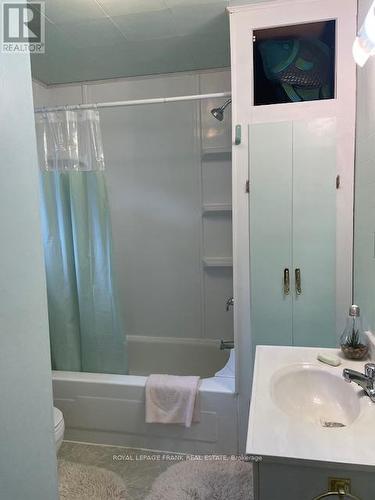 39 Boulter Lake Road, Hastings Highlands, ON - Indoor Photo Showing Bathroom