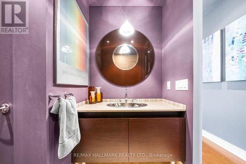 905 - 48 St Clair Avenue W, Toronto, ON - Indoor Photo Showing Bathroom
