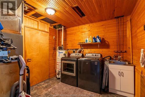 111 Bristol Drive, Chatham, ON - Indoor Photo Showing Laundry Room