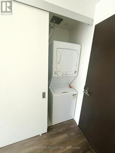 2108 - 197 Yonge Street, Toronto, ON - Indoor Photo Showing Laundry Room