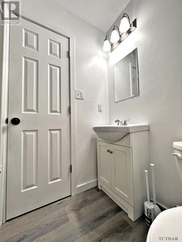 373 Randall Dr, Timmins, ON - Indoor Photo Showing Bathroom