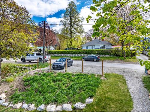 422 10Th Avenue N, Creston, BC - Outdoor