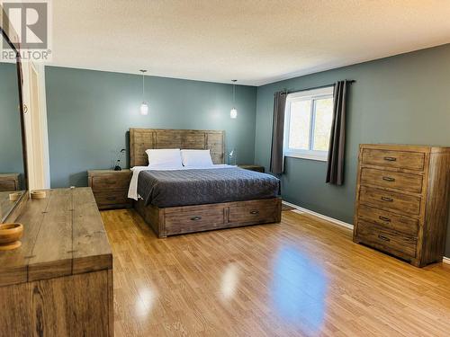 1085 N 12Th Avenue, Williams Lake, BC - Indoor Photo Showing Bedroom