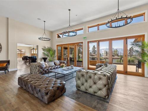 2094 Sage Crescent, Westbank, BC - Indoor Photo Showing Living Room