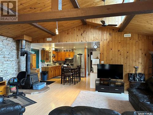 414 Moosoomina Crescent, Lac La Ronge, SK - Indoor Photo Showing Living Room