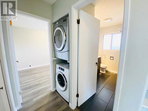 #1,2,3,4, 350 Primrose Road, Kelowna, BC - Indoor Photo Showing Laundry Room