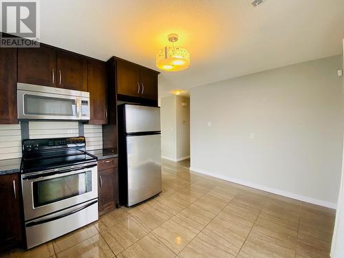 #1,2,3,4, 350 Primrose Road, Kelowna, BC - Indoor Photo Showing Kitchen