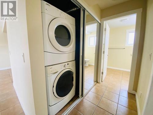 #1,2,3,4, 350 Primrose Road, Kelowna, BC - Indoor Photo Showing Laundry Room