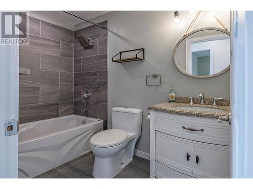 423 Pine Street, Chase, BC - Indoor Photo Showing Bathroom