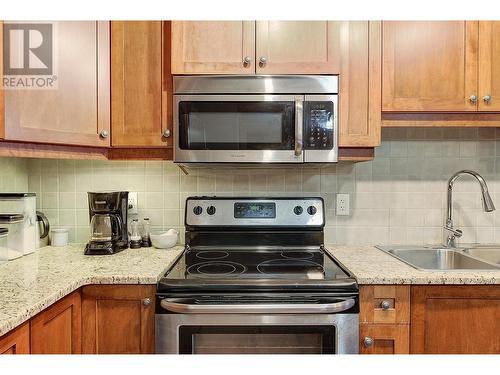 2070 Boucherie Road Unit# 213, Westbank, BC - Indoor Photo Showing Kitchen With Double Sink