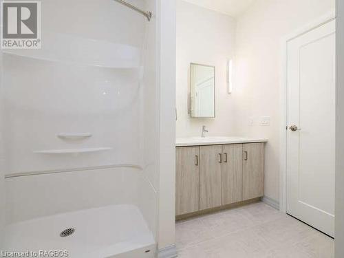 845 2Nd Avenue E Unit# 205, Owen Sound, ON - Indoor Photo Showing Bathroom