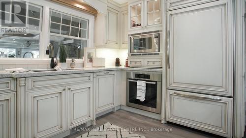 14 Buena Vista Drive, Mono, ON - Indoor Photo Showing Kitchen With Upgraded Kitchen