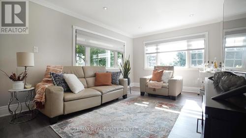 14 Buena Vista Drive, Mono, ON - Indoor Photo Showing Living Room