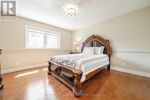 6 Iris Court, Hamilton, ON - Indoor Photo Showing Bedroom