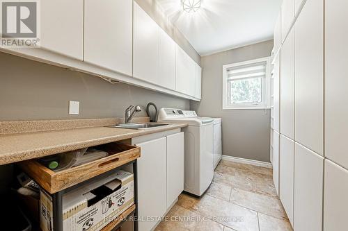 6 Iris Court, Hamilton (Carlisle), ON - Indoor Photo Showing Laundry Room