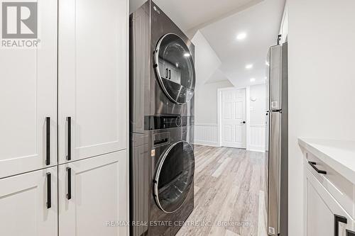 6 Iris Court, Hamilton (Carlisle), ON - Indoor Photo Showing Laundry Room