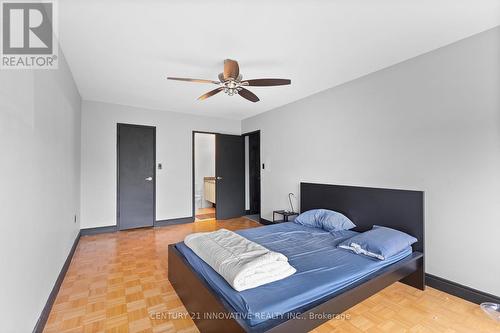 402 - 2144 Pelissier Street, Windsor, ON - Indoor Photo Showing Bedroom