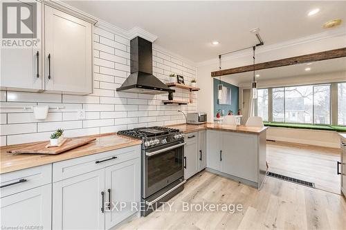 486 Karn Street, Kitchener, ON - Indoor Photo Showing Kitchen With Upgraded Kitchen