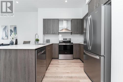 1806 - 15 Glebe Street, Cambridge, ON - Indoor Photo Showing Kitchen With Stainless Steel Kitchen With Upgraded Kitchen