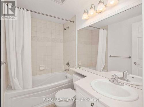 2602 - 3504 Hurontario Street, Mississauga, ON - Indoor Photo Showing Bathroom