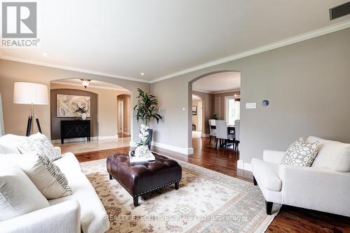 193 Trelawn Avenue, Oakville, ON - Indoor Photo Showing Living Room