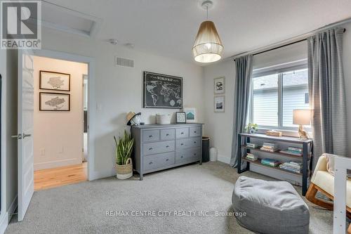 2050 Wateroak Drive, London, ON - Indoor Photo Showing Bedroom