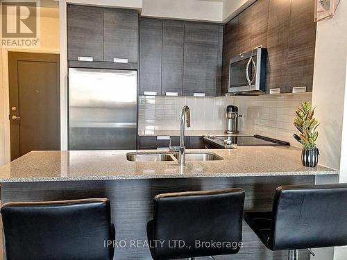 601 - 5025 Four Springs Avenue, Mississauga, ON - Indoor Photo Showing Kitchen With Double Sink With Upgraded Kitchen