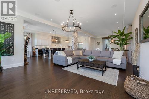 37 West Branch Drive, Halton Hills, ON - Indoor Photo Showing Living Room