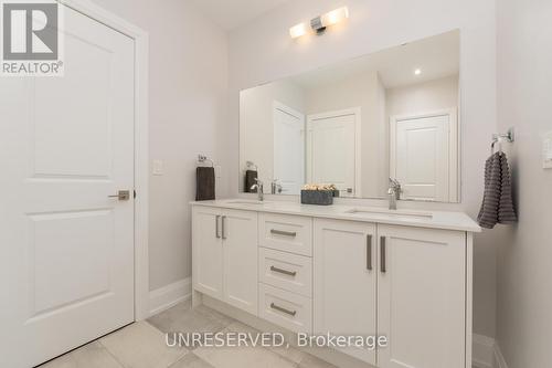 37 West Branch Drive, Halton Hills, ON - Indoor Photo Showing Bathroom