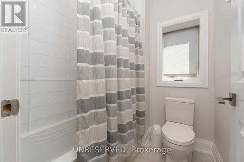 37 West Branch Drive, Halton Hills, ON - Indoor Photo Showing Bathroom