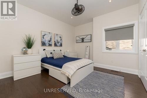37 West Branch Drive, Halton Hills, ON - Indoor Photo Showing Bedroom