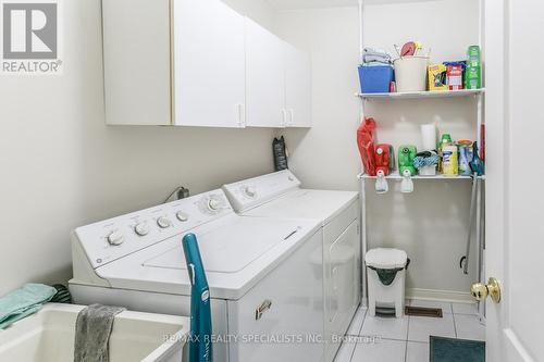 6419 Hampden Woods Road, Mississauga, ON - Indoor Photo Showing Laundry Room