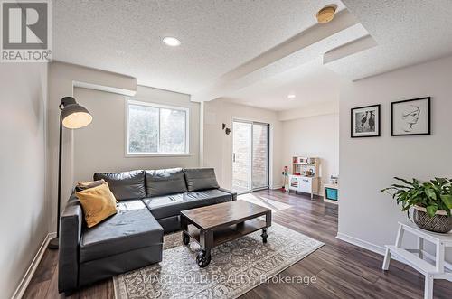 11 Bowler Street, Aurora, ON - Indoor Photo Showing Other Room