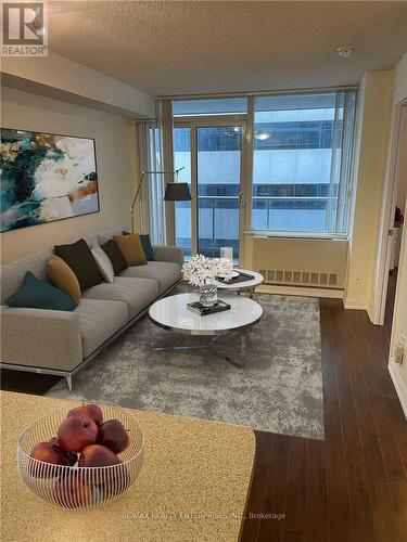 1712 - 4968 Yonge Street, Toronto, ON - Indoor Photo Showing Living Room