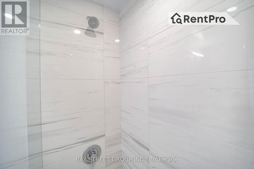 1103 - 38 Honeycrisp Crescent, Vaughan, ON - Indoor Photo Showing Bathroom