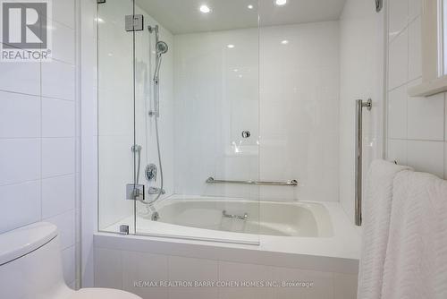 9 Heathcote Avenue, Toronto, ON - Indoor Photo Showing Bathroom