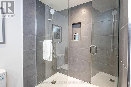 1401 - 65 Harbour Square, Toronto, ON - Indoor Photo Showing Bathroom