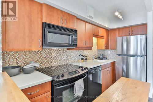 22C - 86 Gerrard Street E, Toronto, ON - Indoor Photo Showing Kitchen With Upgraded Kitchen