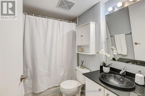 611 - 8 Scollard Street, Toronto, ON - Indoor Photo Showing Bathroom